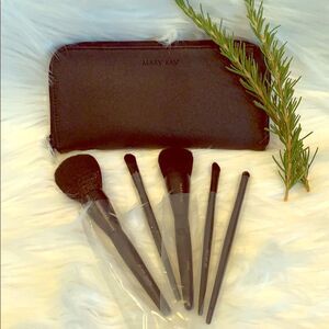 Mary Kay Essentials brush set collection